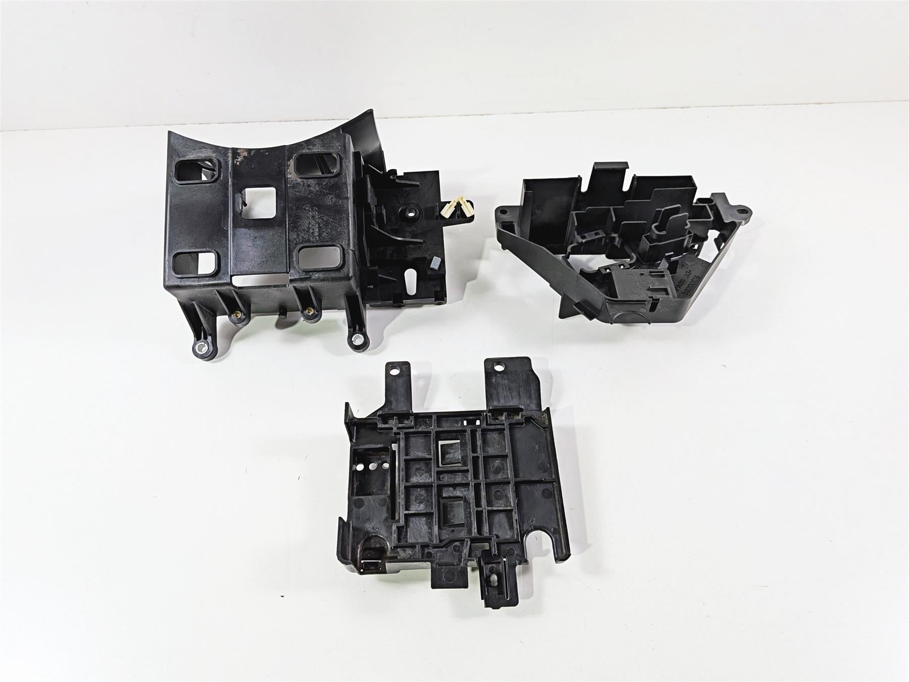 2014 Harley Touring FLHTK Electra Glide Battery & Electrical Holder 66000010A-Mototech271