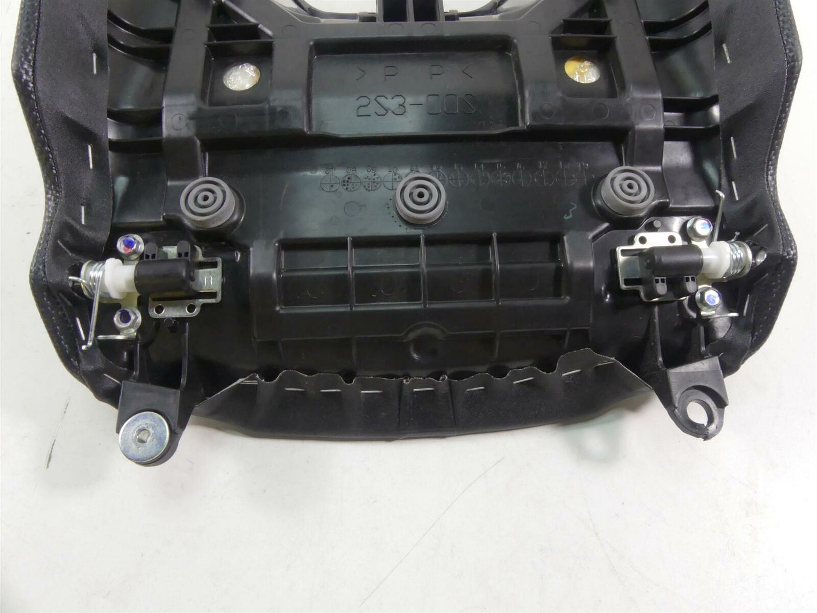 2020 Yamaha VMX17 1700 Front Drive Rider Saddle Seat - Read 2S3-24710-10-00 {{ shop.shopifyCountryName }} - Mototech271