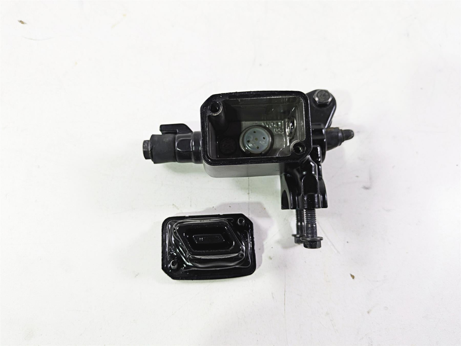 2023 BMW G310R K03 Front Brake Master Cylinder 32729457447 {{ shop.shopifyCountryName }} - Mototech271