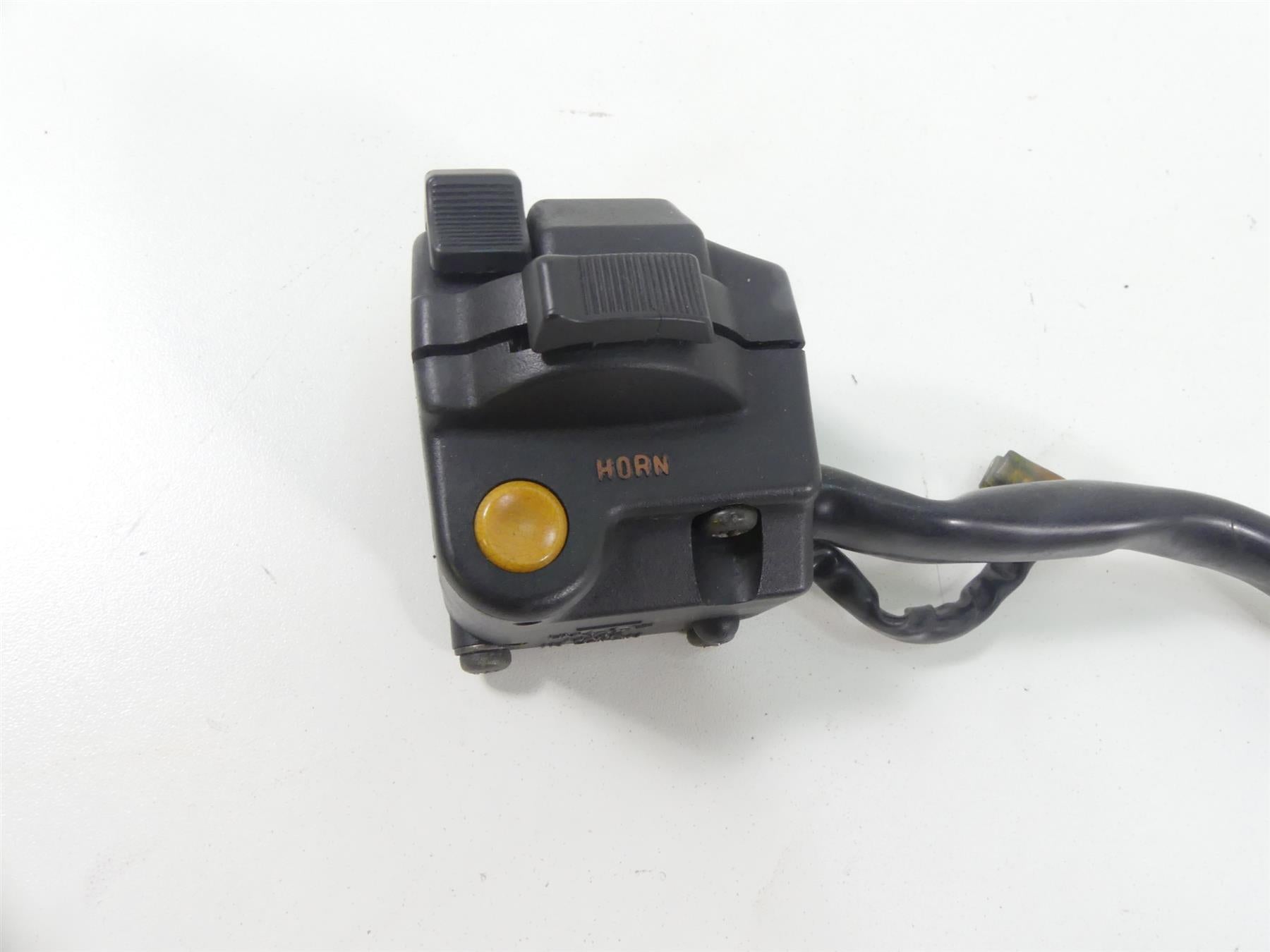 1980 Honda CB750C Custom Left Hand Light Horn Control Switch 35200-460-671 {{ shop.shopifyCountryName }} - Mototech271