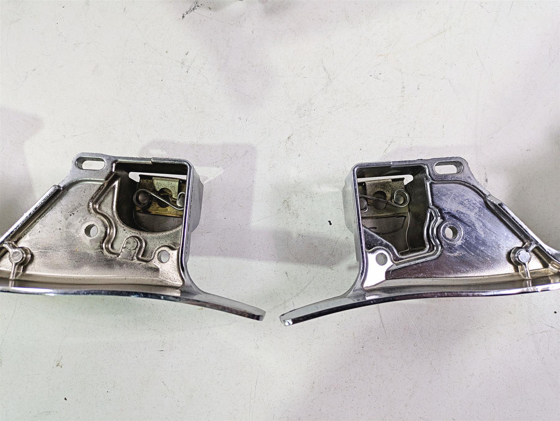 2015 Harley Touring FLHTKL Electra Glide Rear Saddlebag Support Set 90200499 {{ shop.shopifyCountryName }} - Mototech271