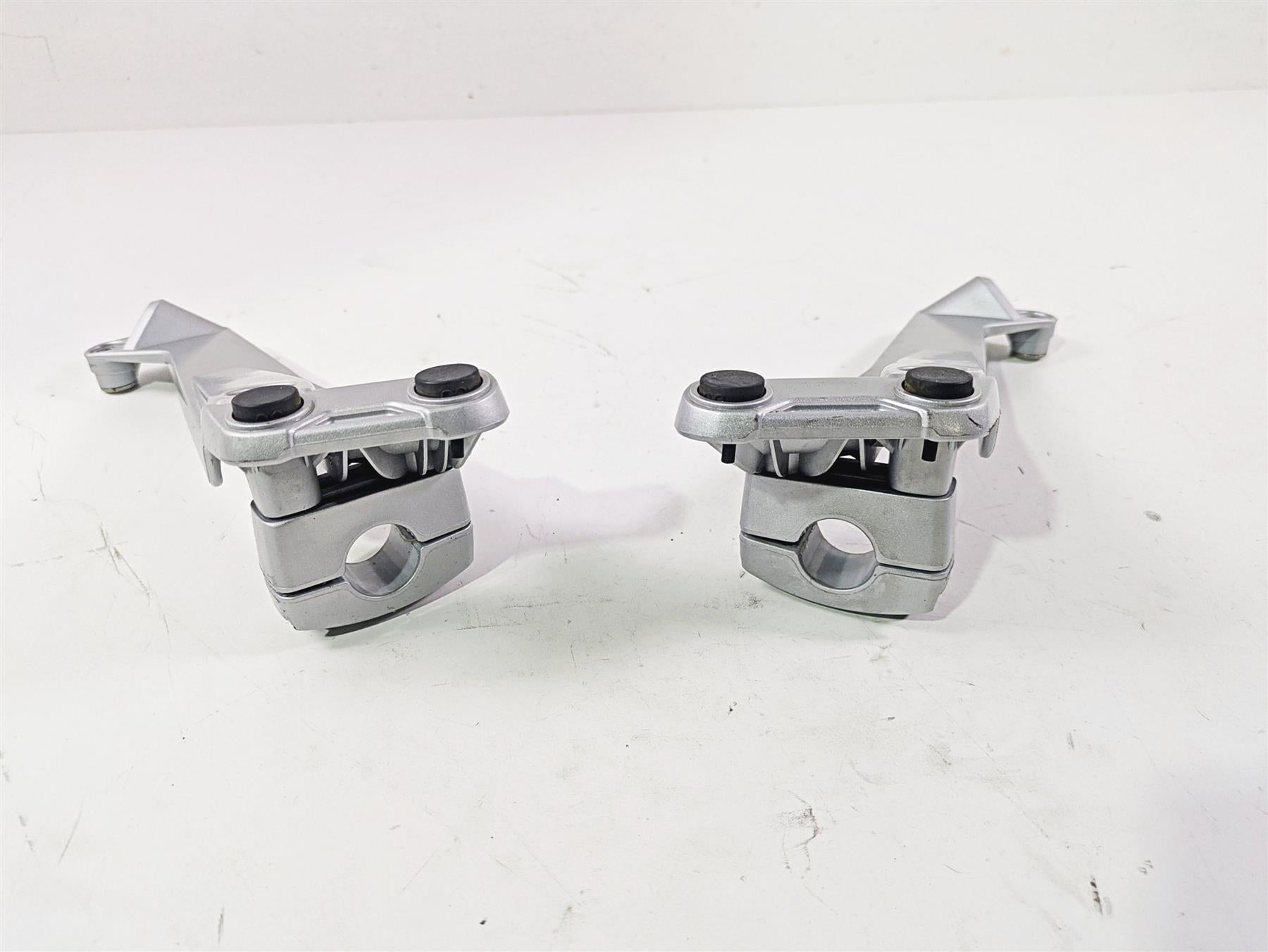 2010 BMW R1200GS K25 Saddlebag Mount Bracket Holder Set 46547695986 {{ shop.shopifyCountryName }} - Mototech271