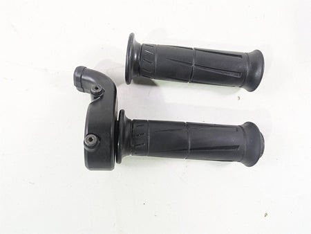 2024 Kawasaki ZX6R ZX636 Ninja Throttle Grip Handle Set 46019-0020 {{ shop.shopifyCountryName }} - Mototech271
