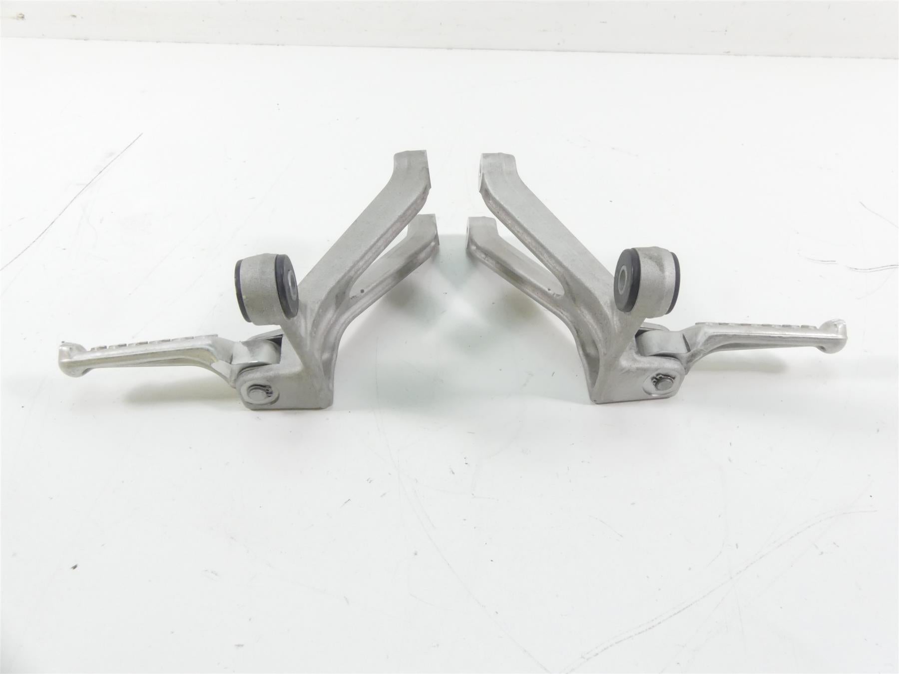 2004 Aprilia RSV 2 1000R Mille Rear Passenger Footpeg Set AP8134786 AP8134830 {{ shop.shopifyCountryName }} - Mototech271