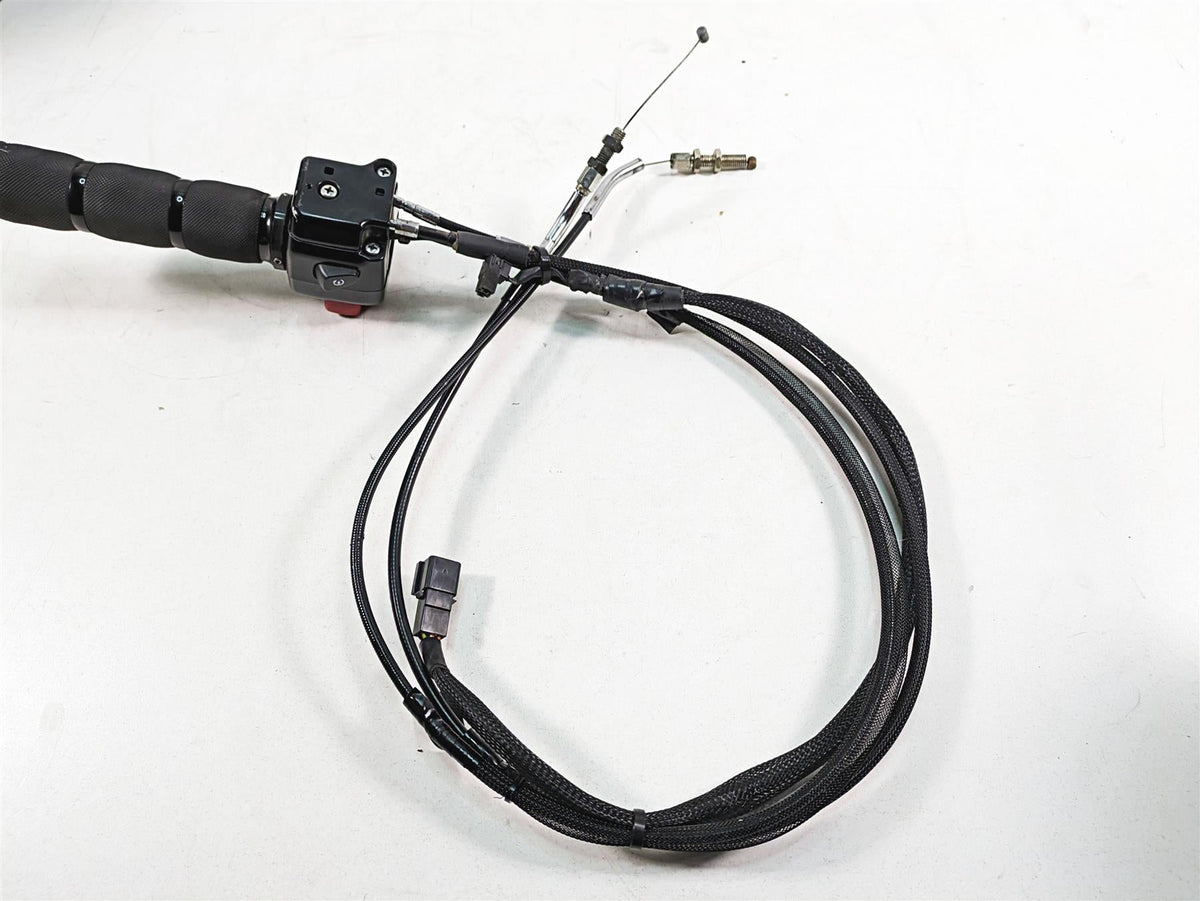 2016 Suzuki M109R VZR1800 Right Hand Start Stop Control Switch 37200-06J00 {{ shop.shopifyCountryName }} - Mototech271