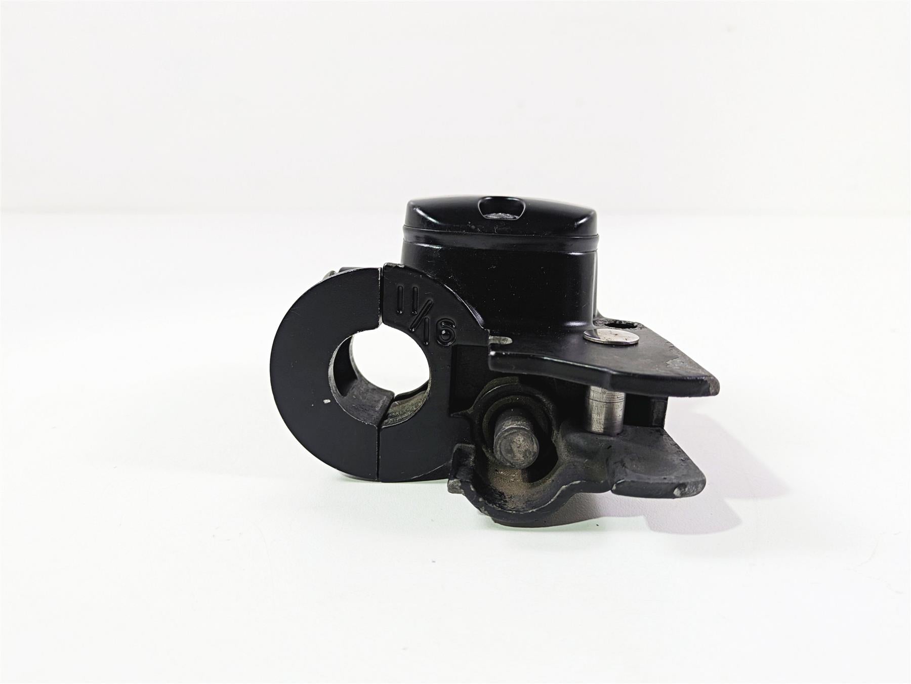 1999 Harley Dyna FXDL Low Rider Front Brake Master Cylinder Dual 11/16" 41700737 {{ shop.shopifyCountryName }} - Mototech271
