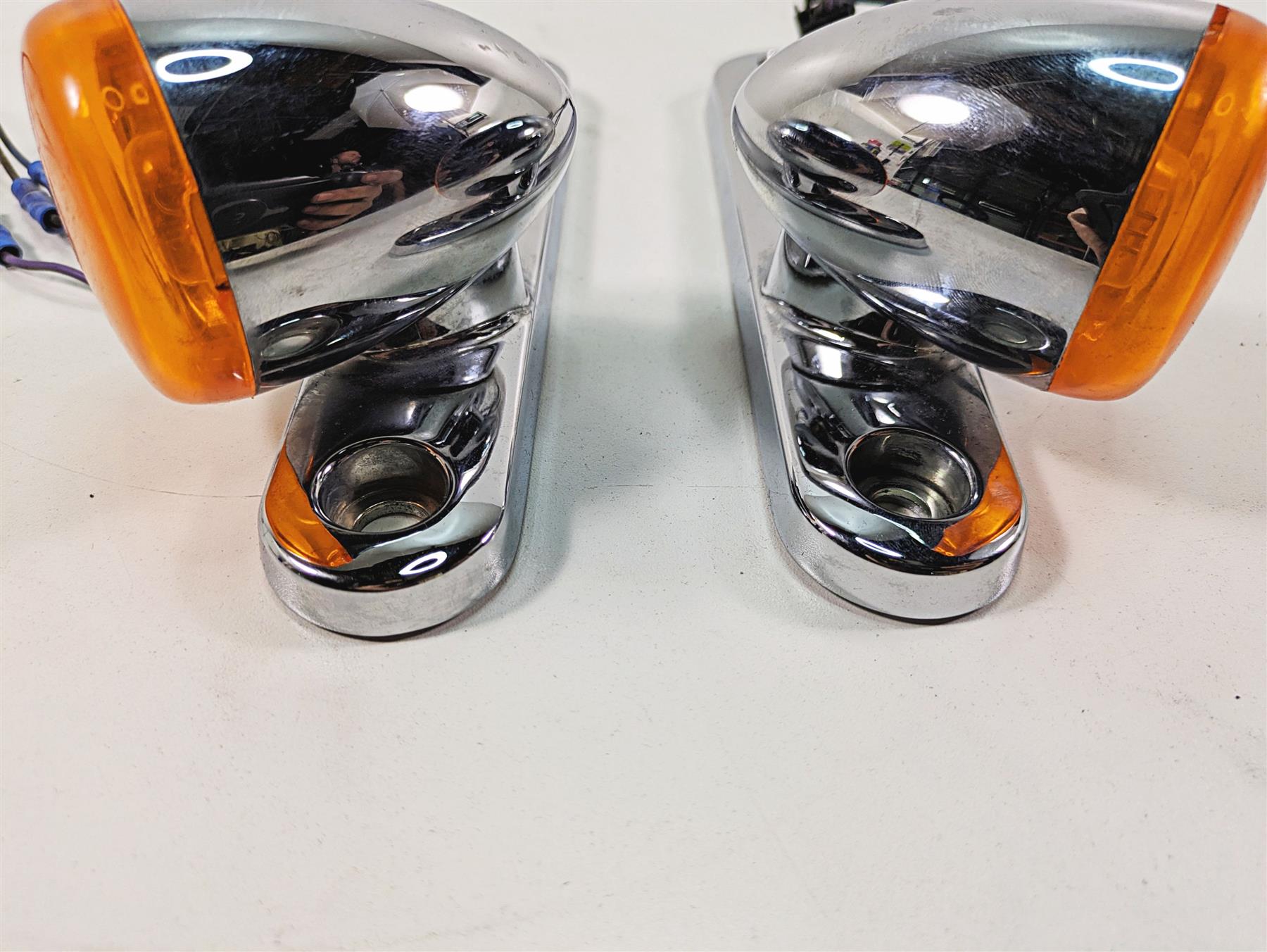 2006 Harley Touring FLHXI Street Glide Front Blinker Turn Signal Set 69278-06 {{ shop.shopifyCountryName }} - Mototech271