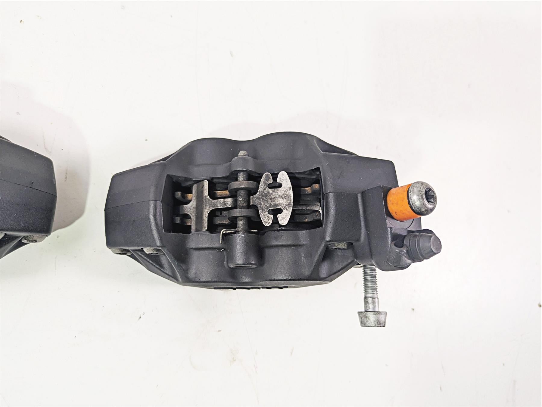 2010 BMW R1200GS K25 Brembo Front Brake Caliper Set 34117711438 34117711439 {{ shop.shopifyCountryName }} - Mototech271