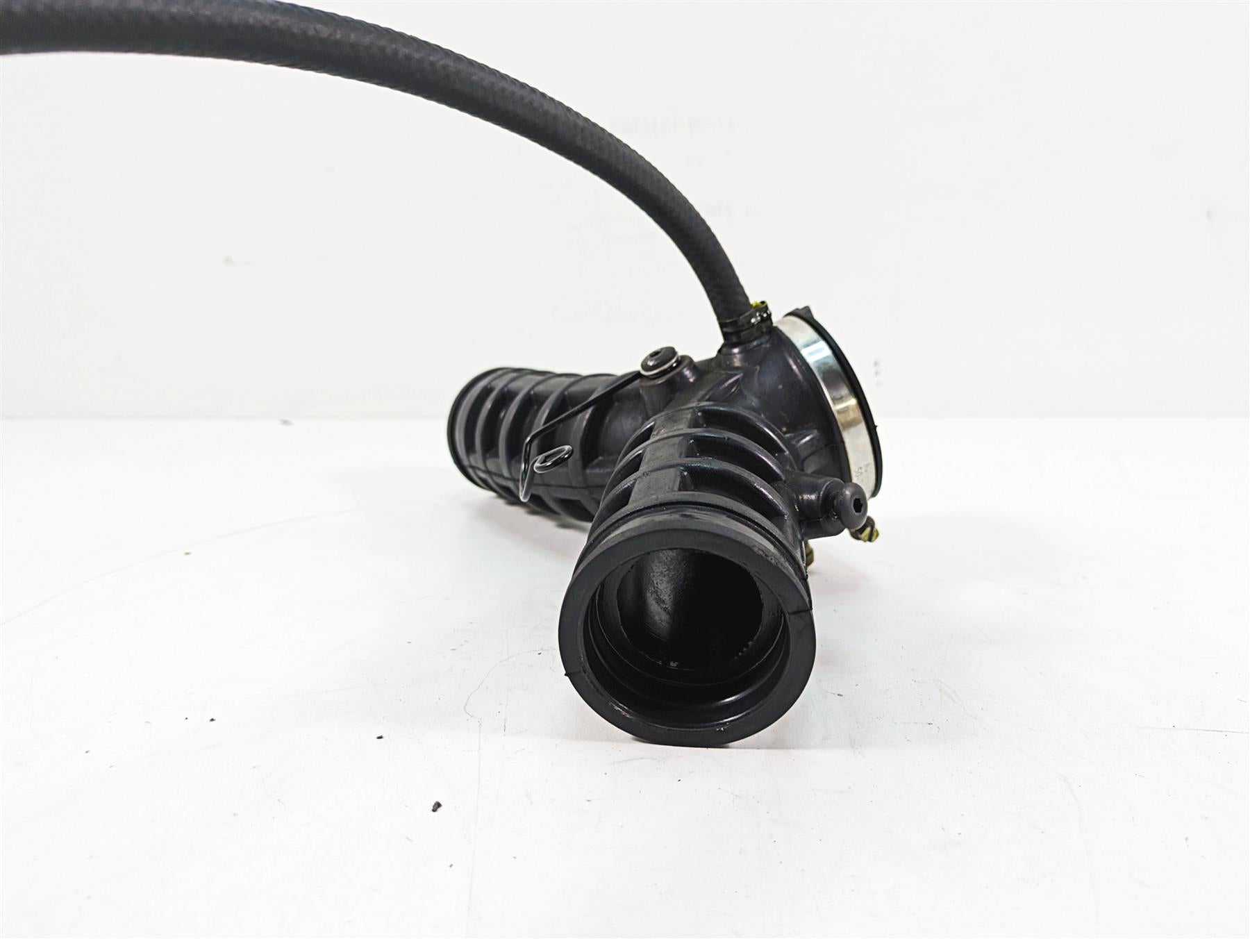 2020 Moto Guzzi V85 TT Adventure Intake Throttle Body Y-Tube Hose 1A014996 {{ shop.shopifyCountryName }} - Mototech271
