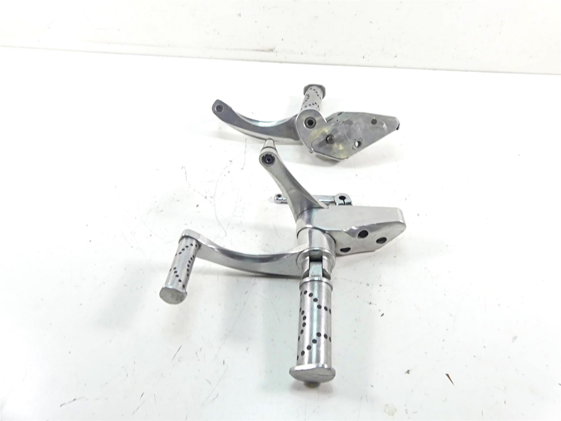 2009 Big Dog K9 Left Right Foot Peg Control Set 162-000001-02 162-000002-02 {{ shop.shopifyCountryName }} - Mototech271