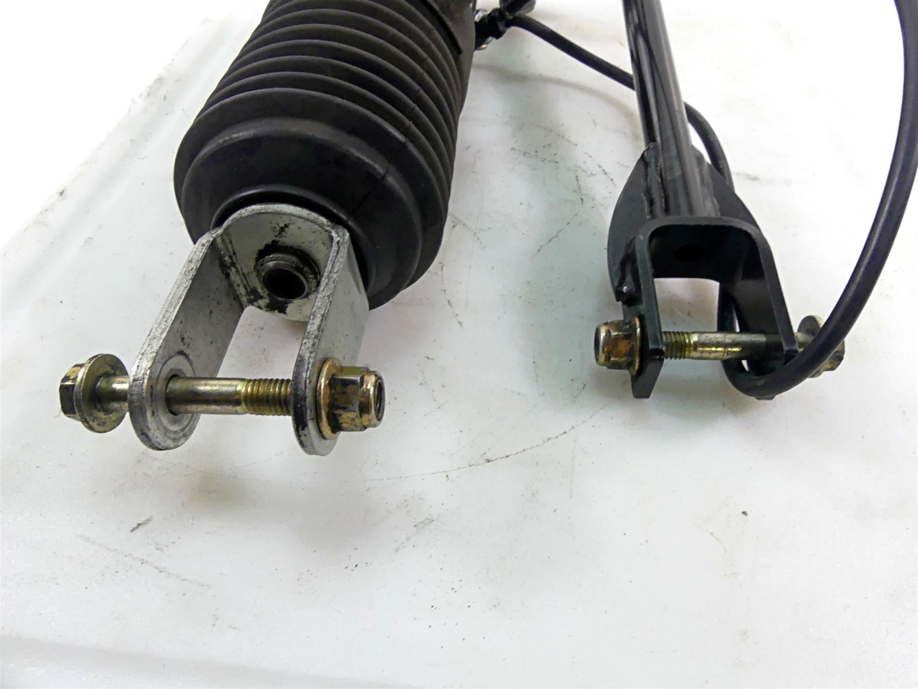 2011 Victory Cross Country Straight Rear Kyb Air Shock Damper 90N/mm 1542905 {{ shop.shopifyCountryName }} - Mototech271