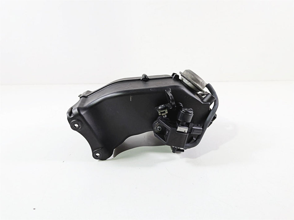 2024 Yamaha YZF R1 RN65 Front Center Air Duct Intake & Diaphragm B3L-2832E-00 {{ shop.shopifyCountryName }} - Mototech271