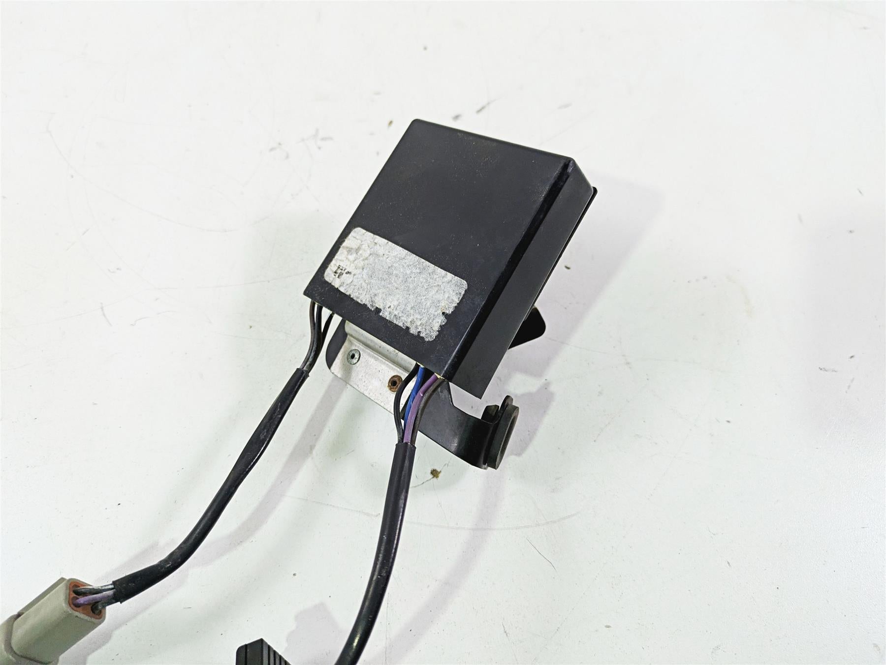 2013 Harley VRSCF Muscle Rod Rear Turn Signal Module 69457-09 {{ shop.shopifyCountryName }} - Mototech271