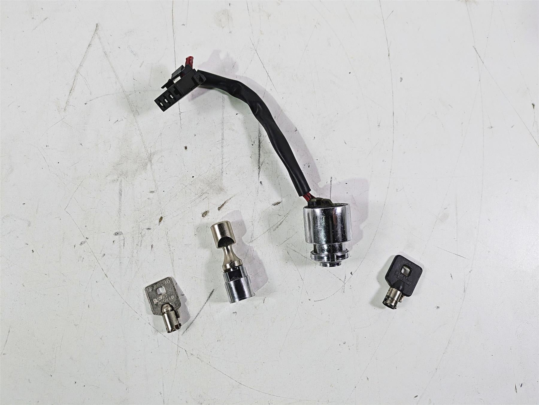 2002 Harley Dyna FXDL Low Rider Ignition Switch Key Lock Set - Read 71705-97 {{ shop.shopifyCountryName }} - Mototech271