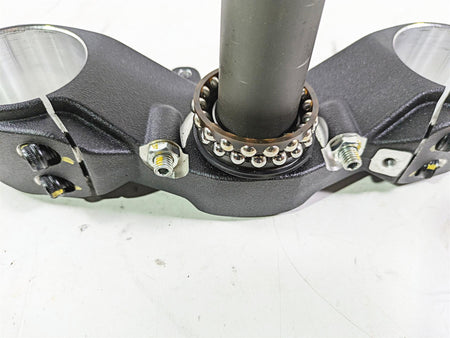 2018 Ducati Hypermotard 939 SP Lower Triple Tree 58mm For Ohlins Fork 34220762AA {{ shop.shopifyCountryName }} - Mototech271