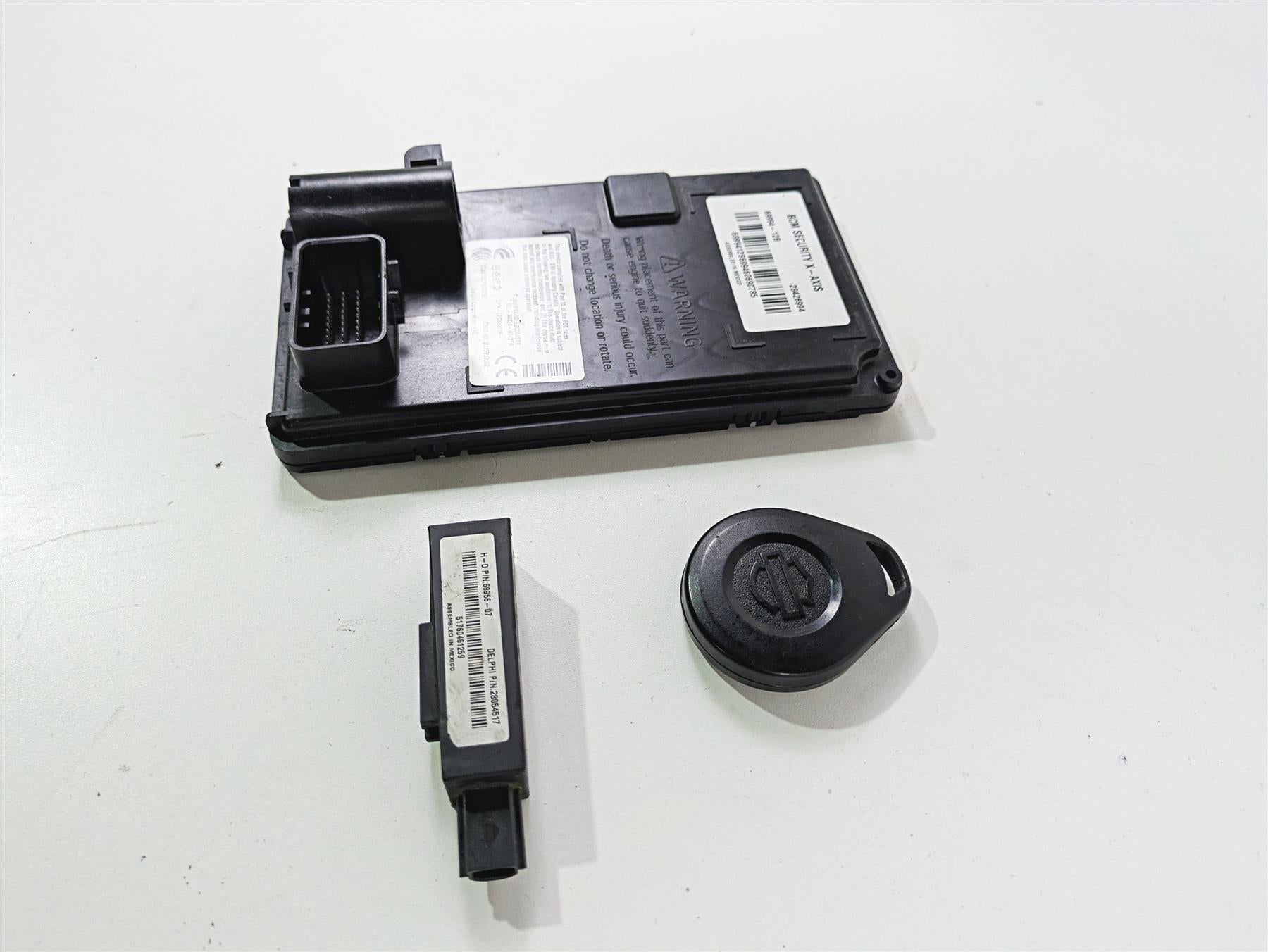 2016 Harley Touring FLHR Road King Bcm X-Axis Control Module & Fob 69994-12B {{ shop.shopifyCountryName }} - Mototech271