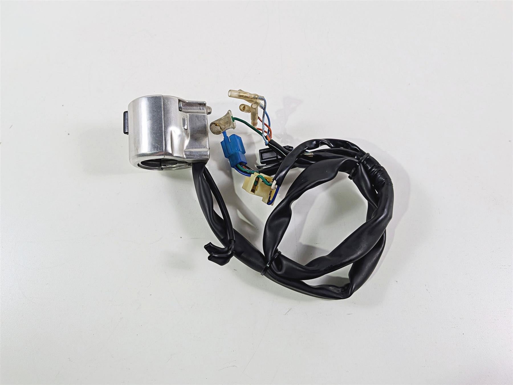 2003 Honda V-Twin VTX1800 C Left Hand Control Switch 35020-MCH-000 {{ shop.shopifyCountryName }} - Mototech271