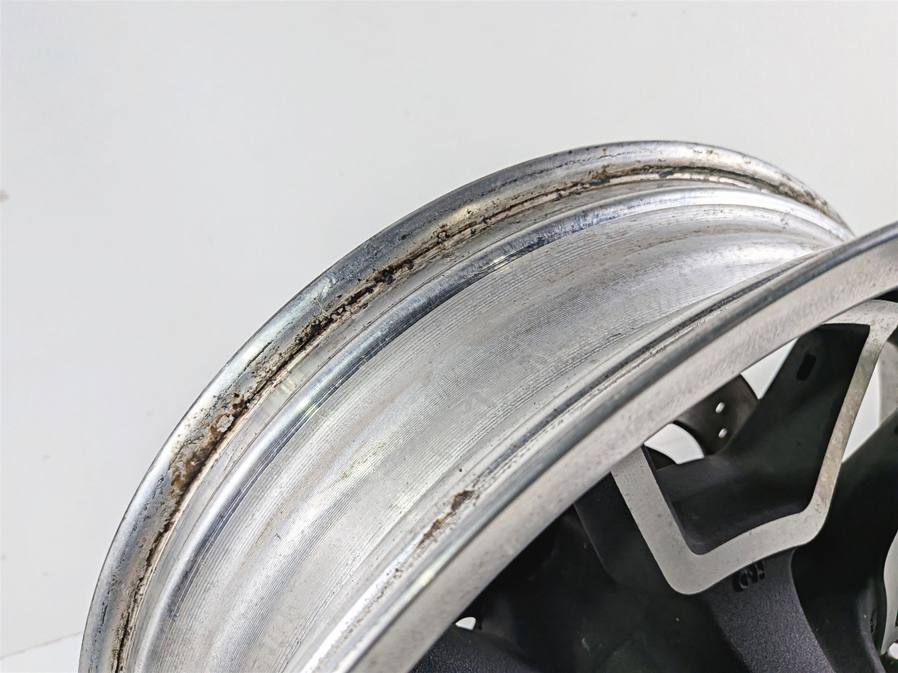 2014 Harley FXDL Dyna Low Rider Straight 17x4.5 Rear Wheel -Read 40900289 {{ shop.shopifyCountryName }} - Mototech271
