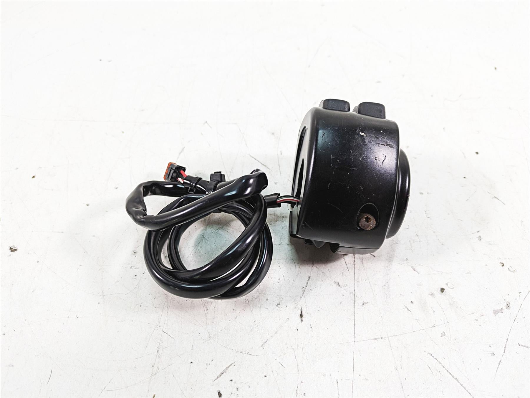 2017 Harley XL883 N Sportster Iron Left Hand Turn Signal Control Switch 71500117 {{ shop.shopifyCountryName }} - Mototech271