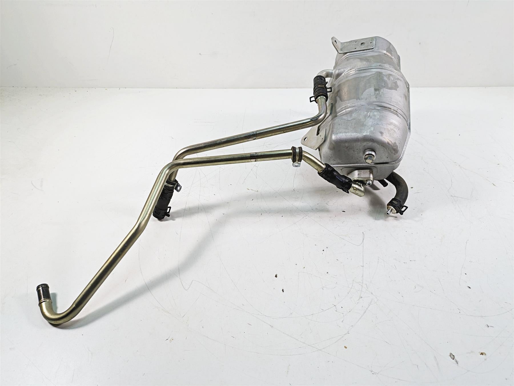 2018 Yamaha YXZ1000R EPS SS Oil Tank Reservoir 2HC-21751-01-00 {{ shop.shopifyCountryName }} - Mototech271