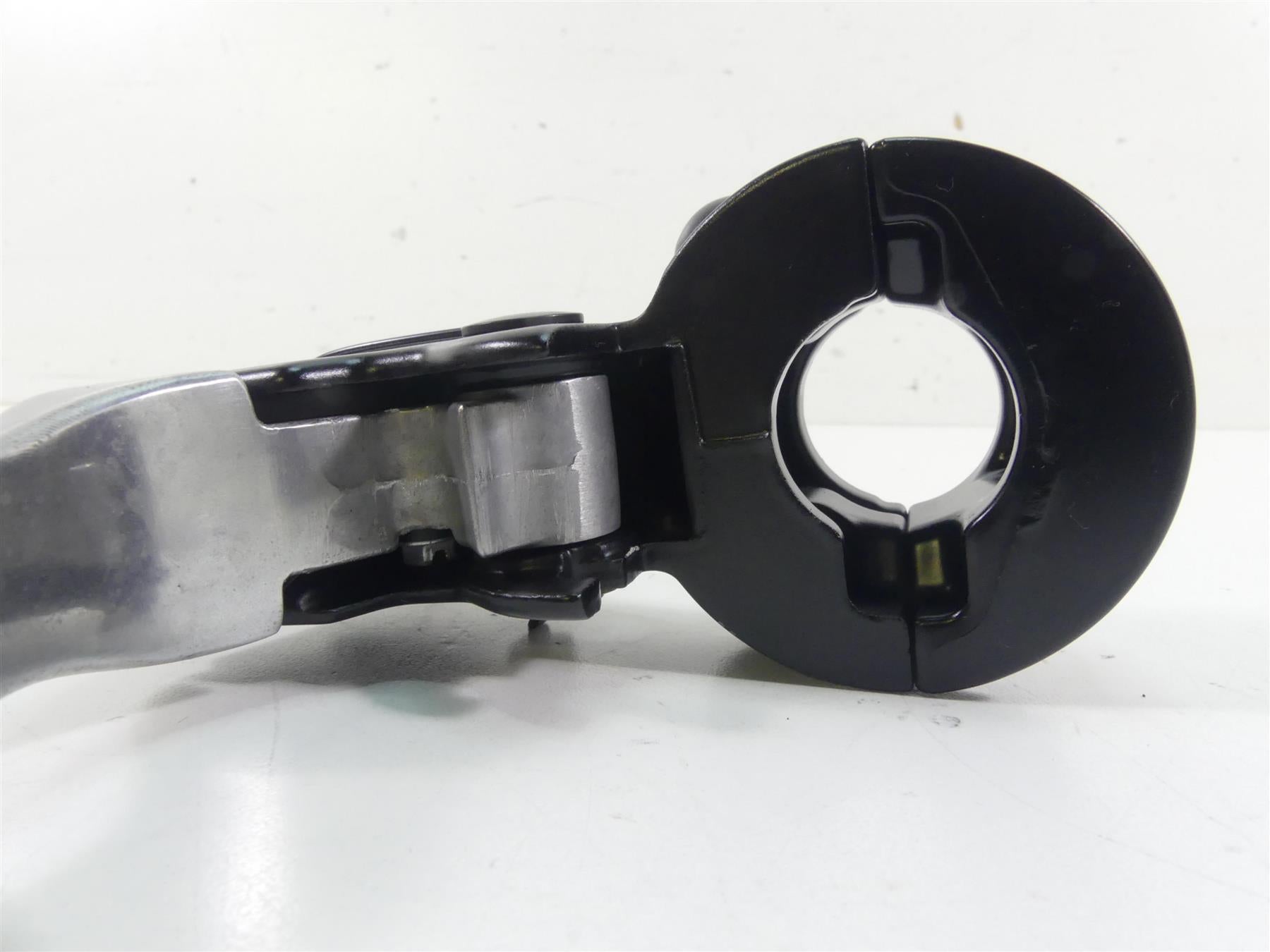 2016 Harley Touring FLHR Road King Clutch Perch & Lever 38700-08A 45080-08A {{ shop.shopifyCountryName }} - Mototech271