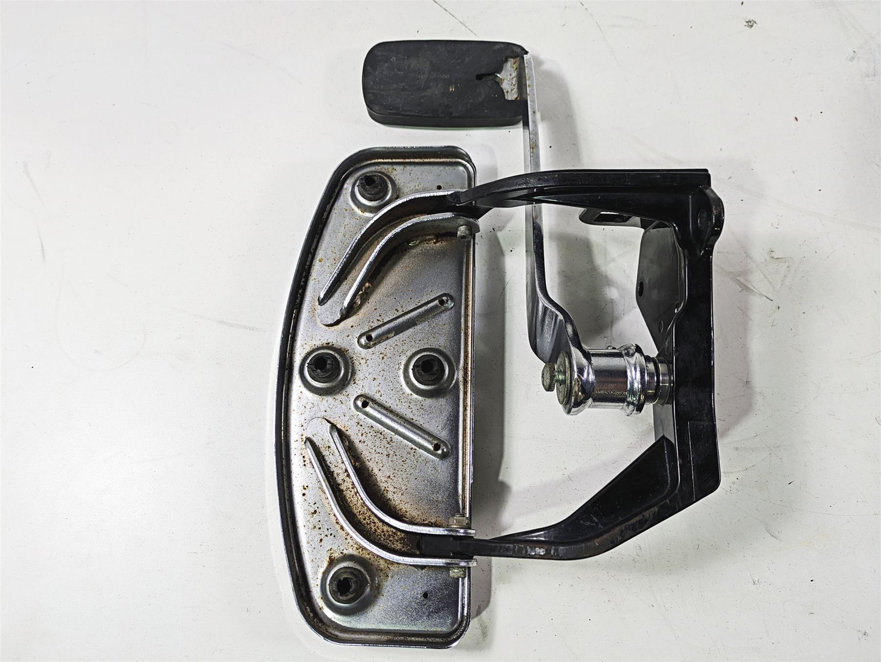 2003 Harley FLSTC Softail Heritage 100th Front Right Floorboard Set 50600026 {{ shop.shopifyCountryName }} - Mototech271