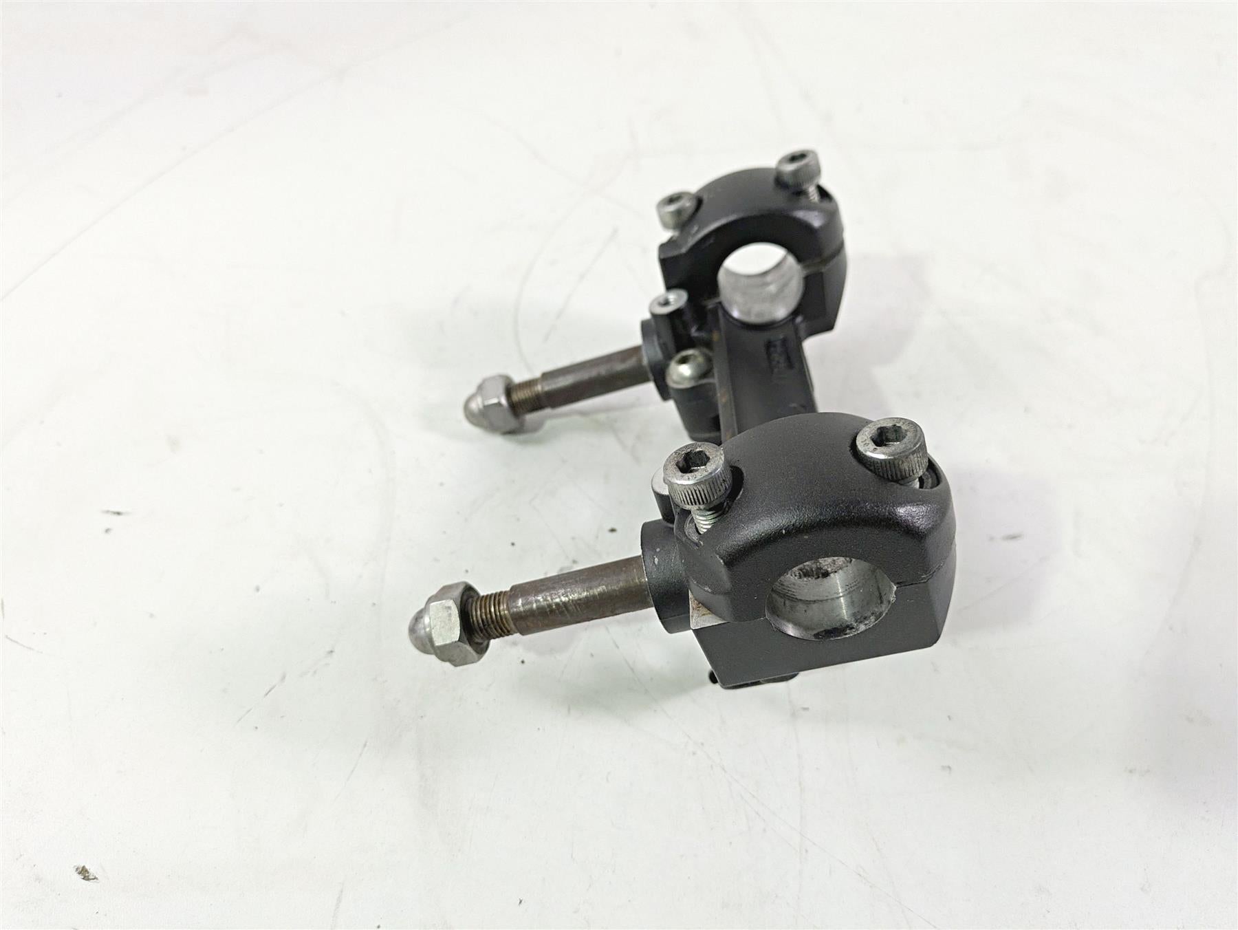 2008 Yamaha XVS1300 V-Star Tourer Handlebar Riser Holder 3D8-23442-00-00 {{ shop.shopifyCountryName }} - Mototech271