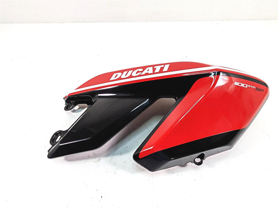 2011 Ducati Hypermotard 1100 Evo SP Oem Right Tank Fairing Cover Set 48012501A {{ shop.shopifyCountryName }} - Mototech271