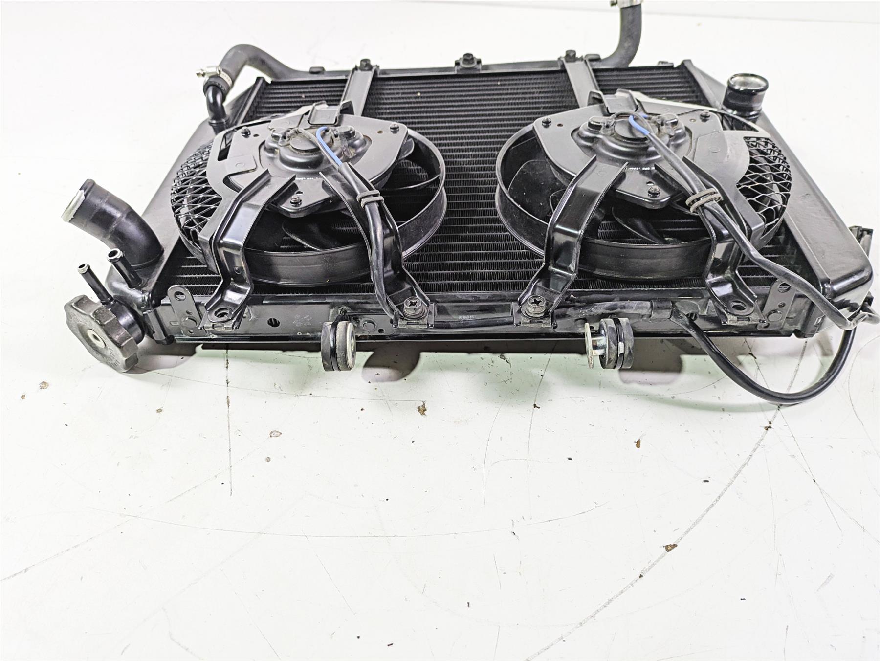 2005 Kawasaki ZX12R Ninja Radiator Fans Reservoir Hoses Set 39061-1304 {{ shop.shopifyCountryName }} - Mototech271