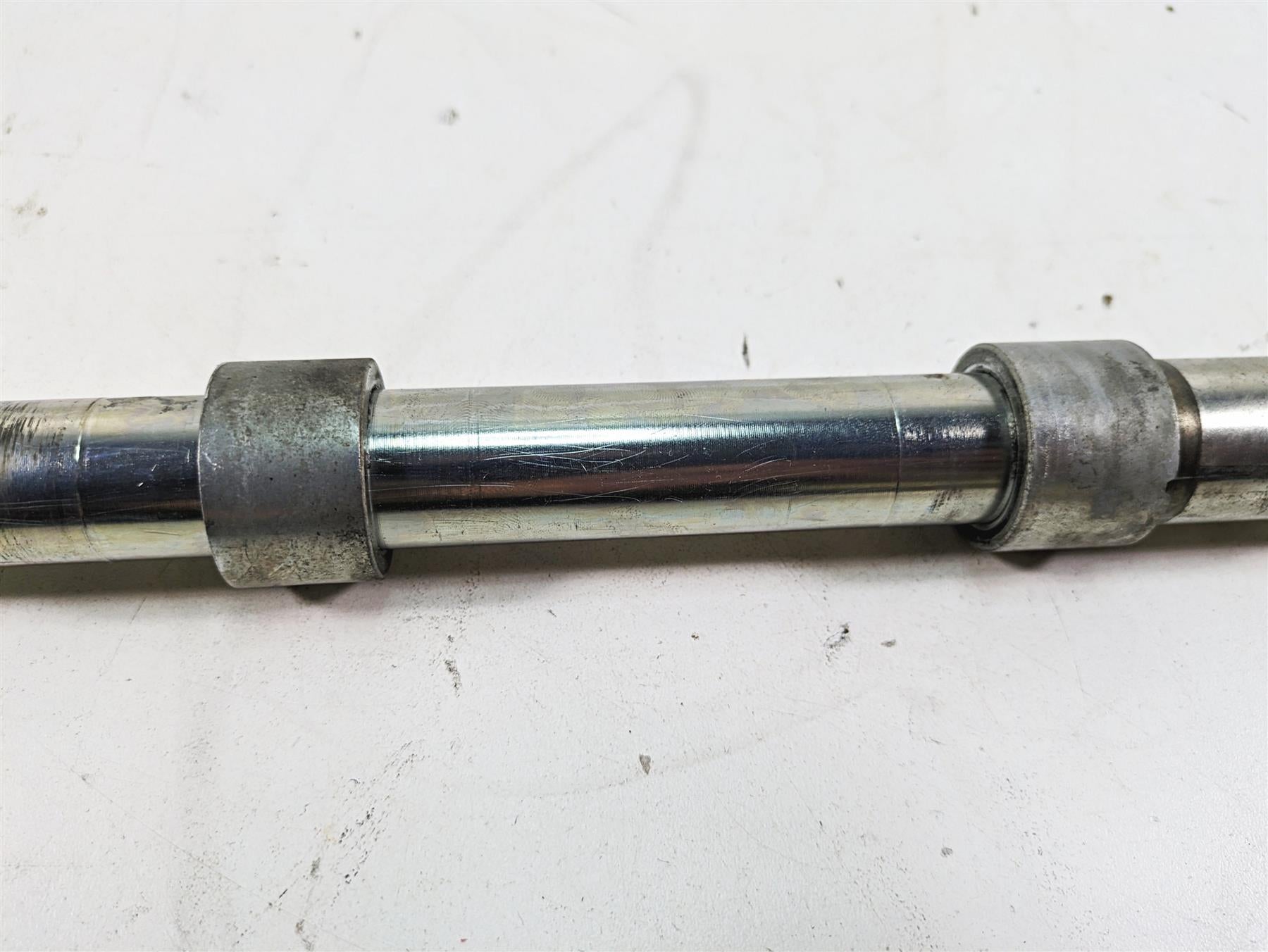 2006 Harley Touring FLHTCUI Electra Glide Front Wheel Spindle Axle 43364-00 {{ shop.shopifyCountryName }} - Mototech271