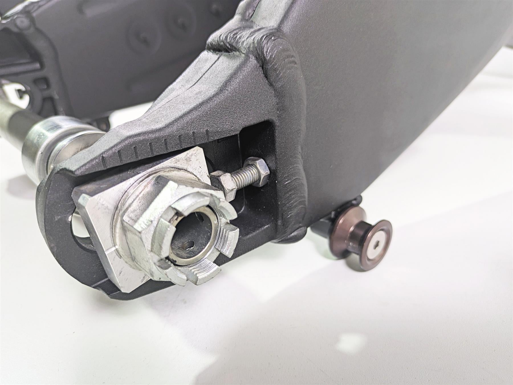 車のパーツ euro meister FASTENER KIT, rear bumper | Moss Motors