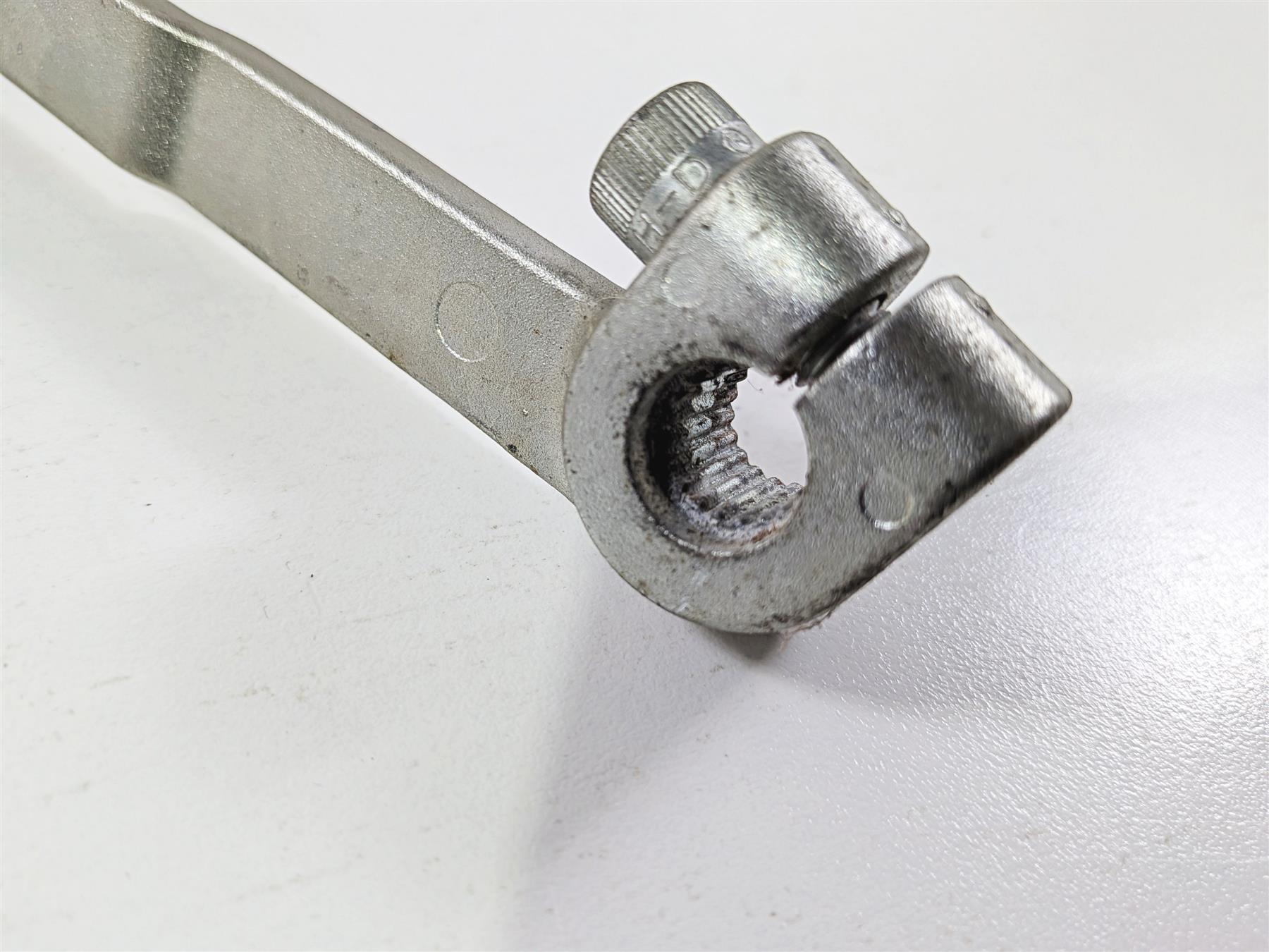 2011 Harley FXDF Dyna Fat Bob Front Left Forward Foot Peg & Shifter 50667-07 {{ shop.shopifyCountryName }} - Mototech271