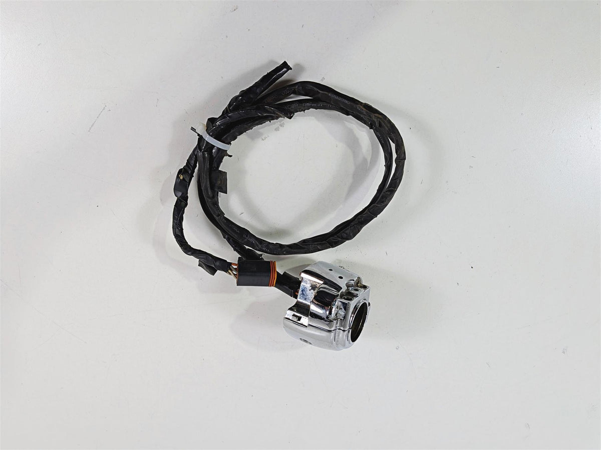 2001 Harley FLHRCI Road King Right Hand Control Switch - Read 71684-06A {{ shop.shopifyCountryName }} - Mototech271
