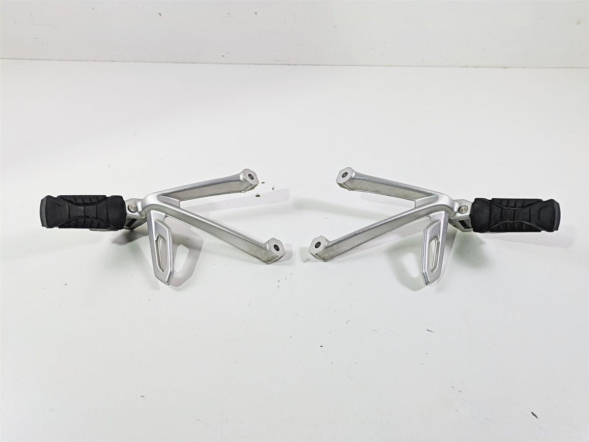 2015 BMW R1200 GS Adv K51 Rear Passenger Footpeg Set 46718526741 46718526742 {{ shop.shopifyCountryName }} - Mototech271