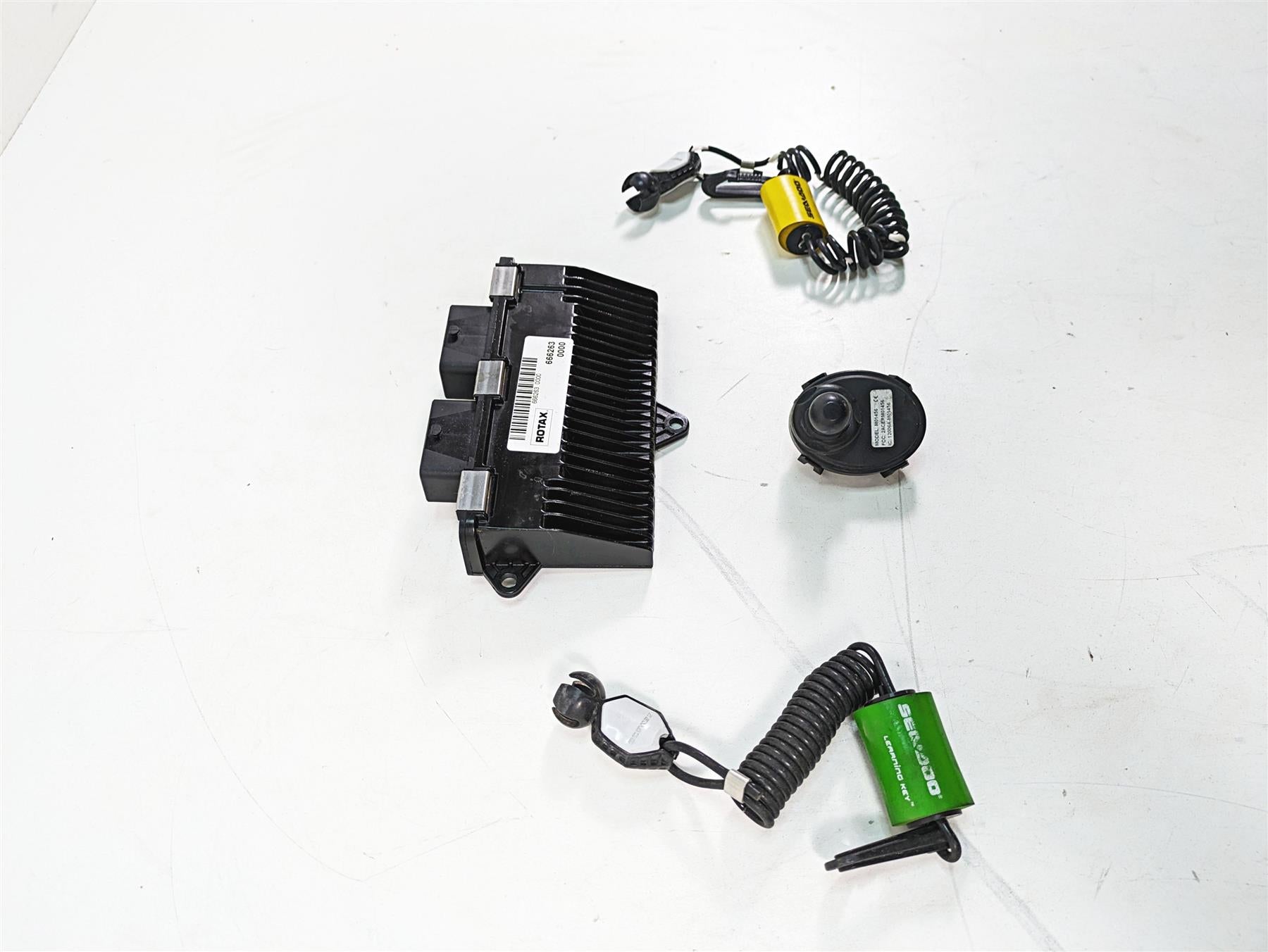 2016 Sea-Doo Spark 900 Cdi Ecu Ecm Ibr Dess Switch & Key Set 420666263 {{ shop.shopifyCountryName }} - Mototech271