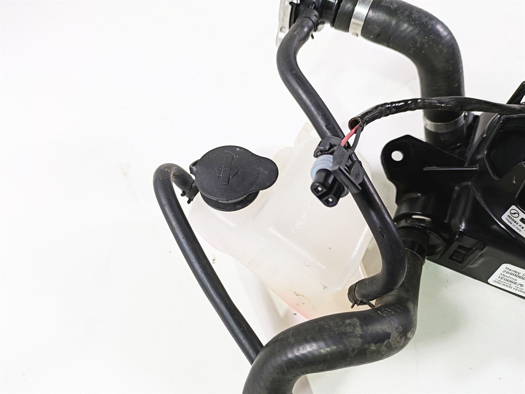 2017 Harley Touring FLHTKSE CVO E-Glide Right Radiator Fan Hoses Set 26800005 {{ shop.shopifyCountryName }} - Mototech271