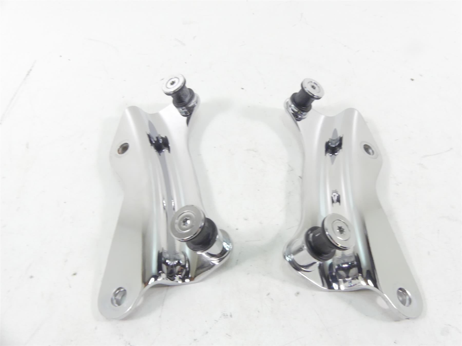 2014 Harley Touring FLHX Street Glide Rear Quick Release Sissy Bar Mount {{ shop.shopifyCountryName }} - Mototech271