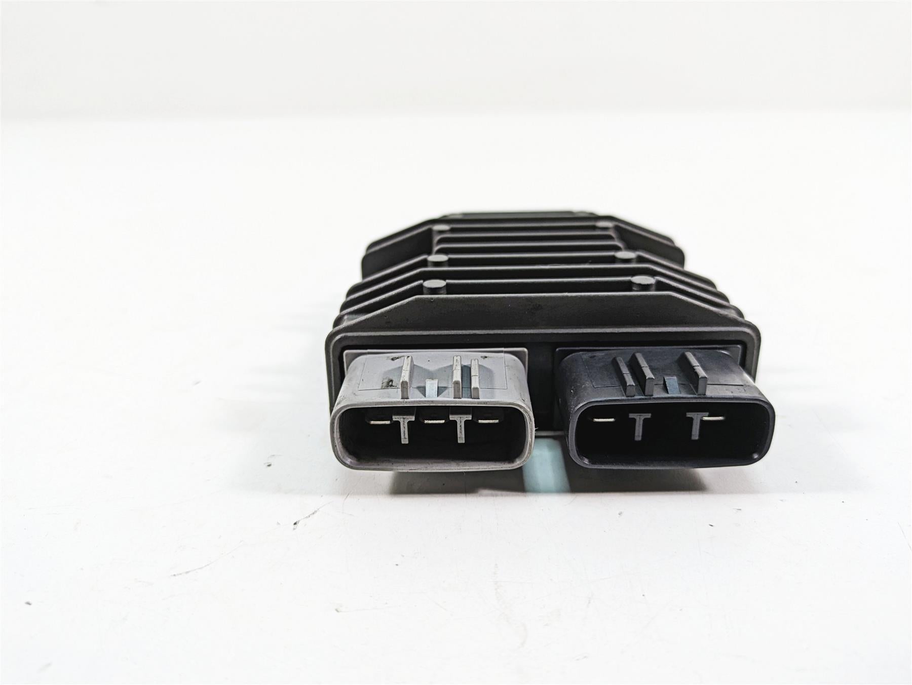 2009 Yamaha XV1900 Raider Rectifier Voltage Regulator 1D7-81960-00-00 FH012AA {{ shop.shopifyCountryName }} - Mototech271