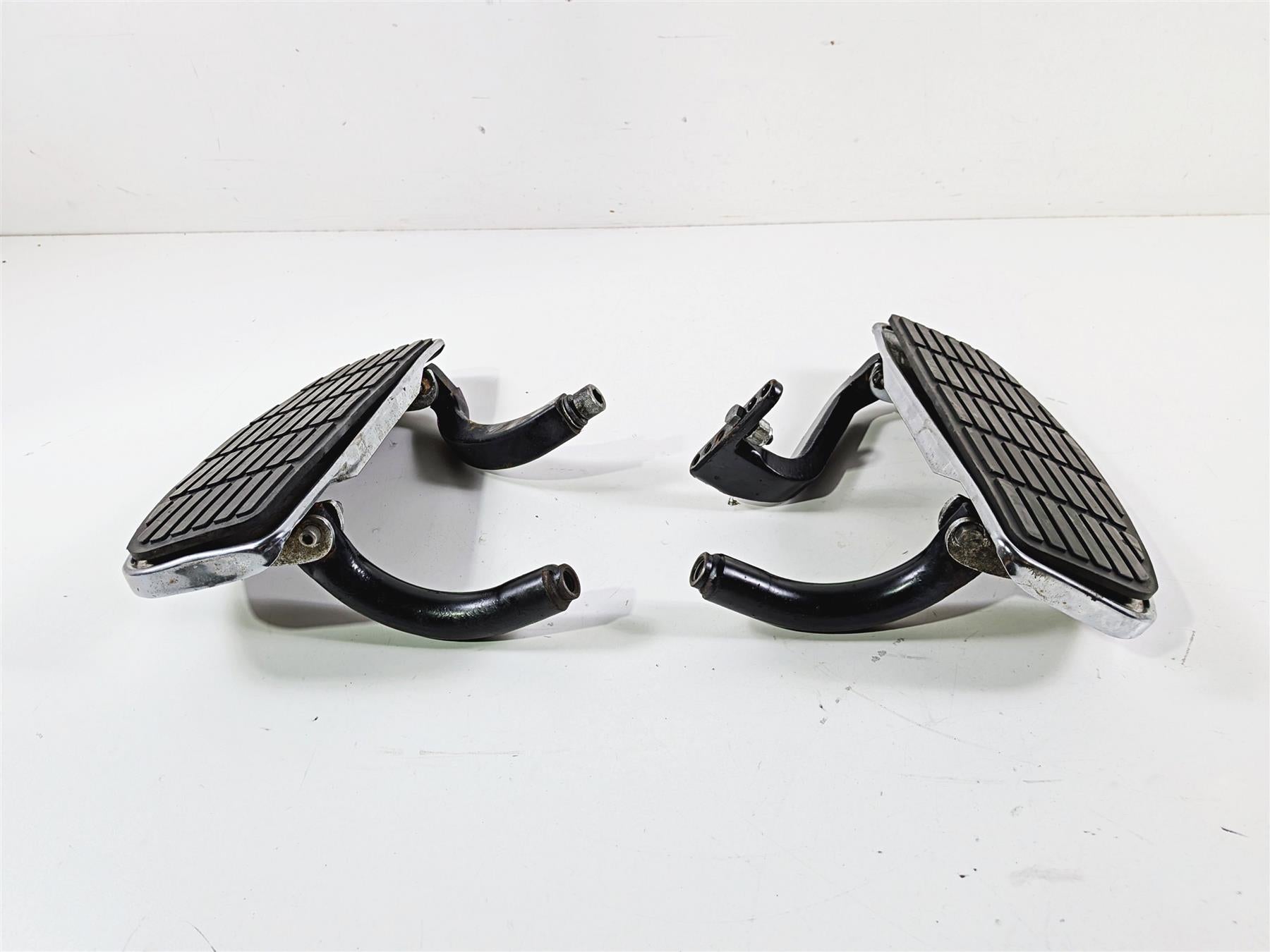 1993 Harley Touring FLHTCU Electra Glide Front Rider Floor Board Set 50621-79A {{ shop.shopifyCountryName }} - Mototech271