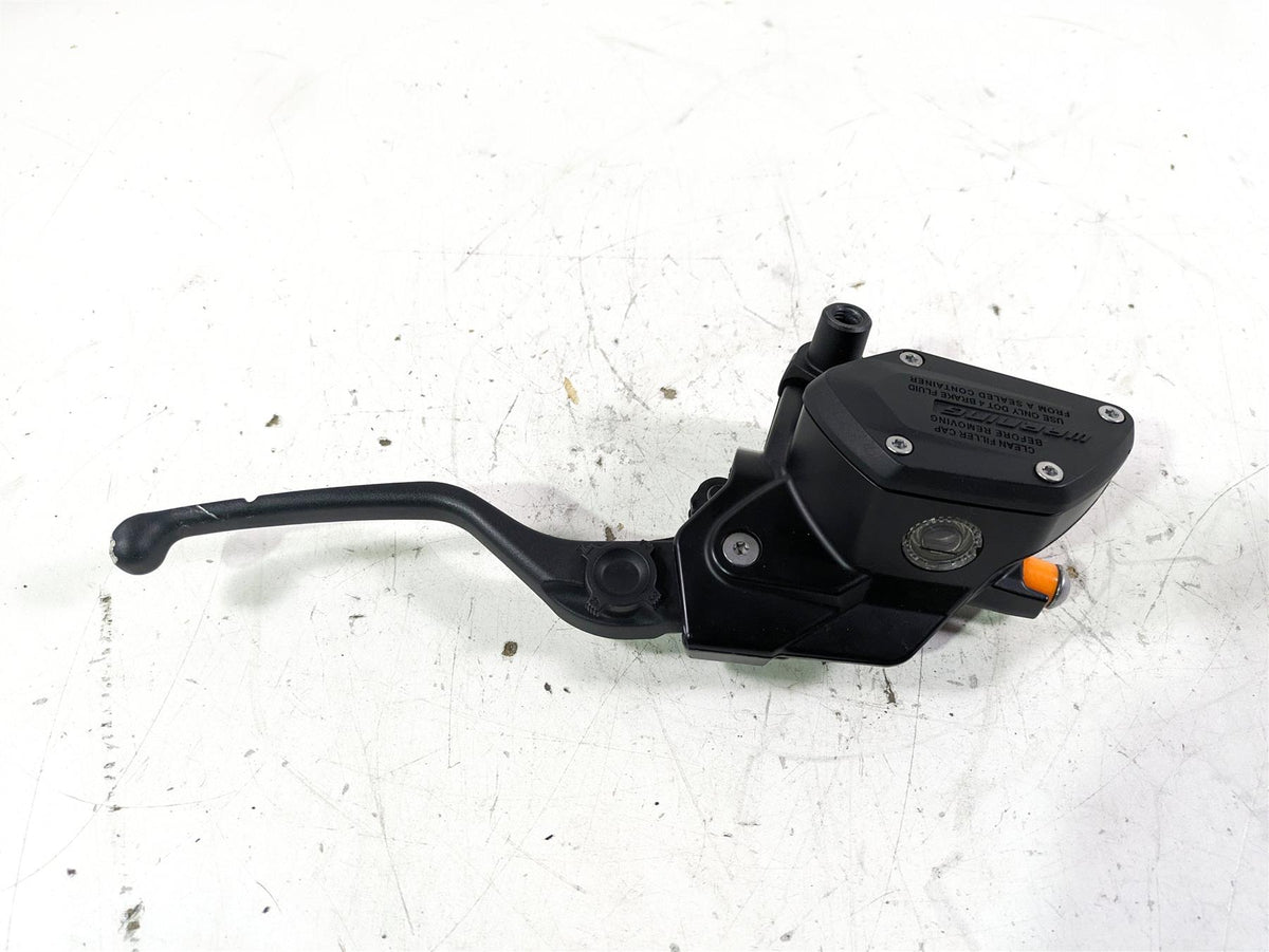 2022 BMW R1250 RT K052 Front Brake Master Cylinder 32728559604 {{ shop.shopifyCountryName }} - Mototech271