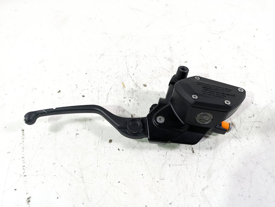2022 BMW R1250 RT K052 Front Brake Master Cylinder 32728559604 {{ shop.shopifyCountryName }} - Mototech271