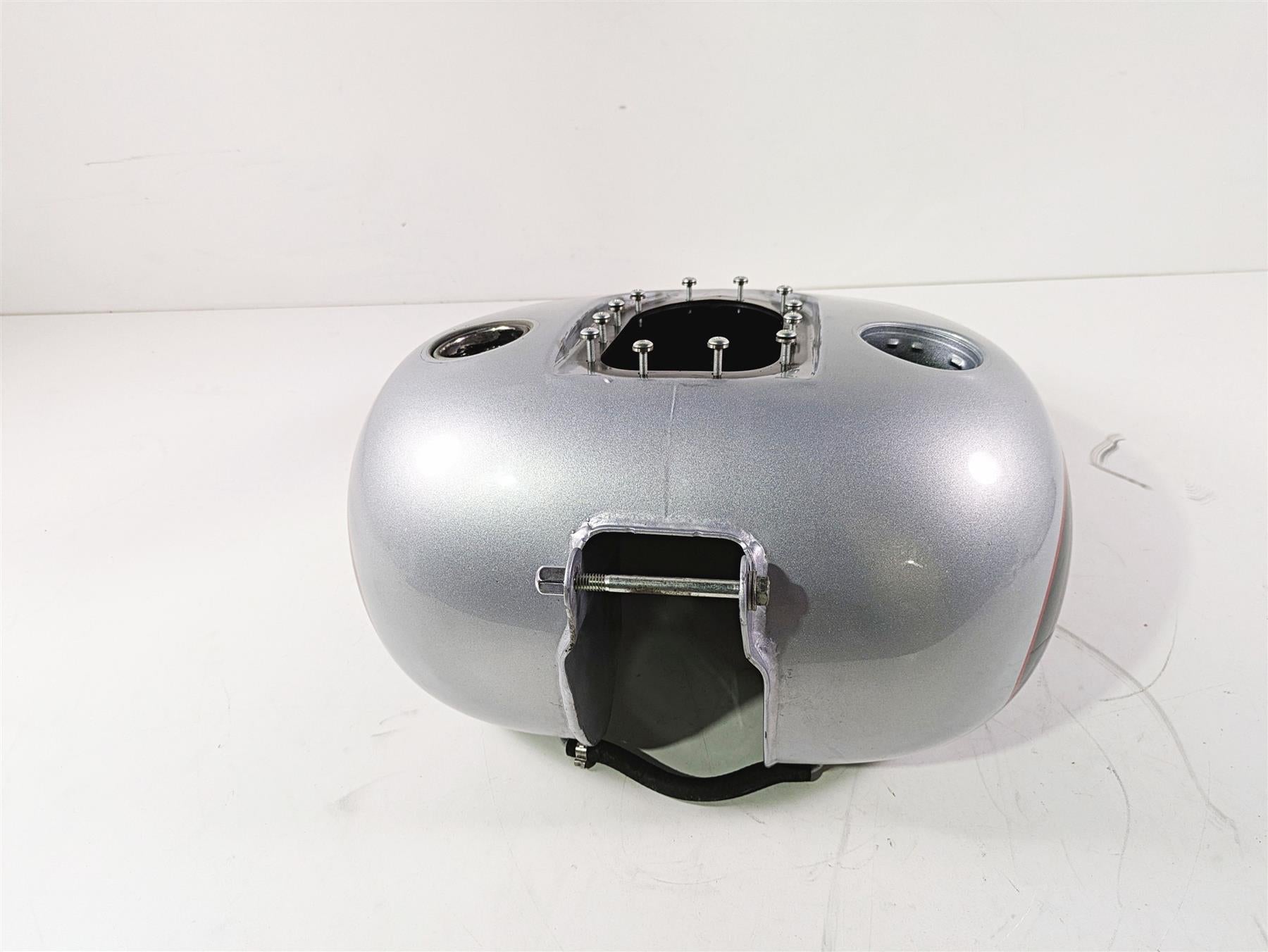 2014 Harley FXDL Dyna Low Rider Fuel Gas Petrol Tank - No Dent - Read 61000707 {{ shop.shopifyCountryName }} - Mototech271
