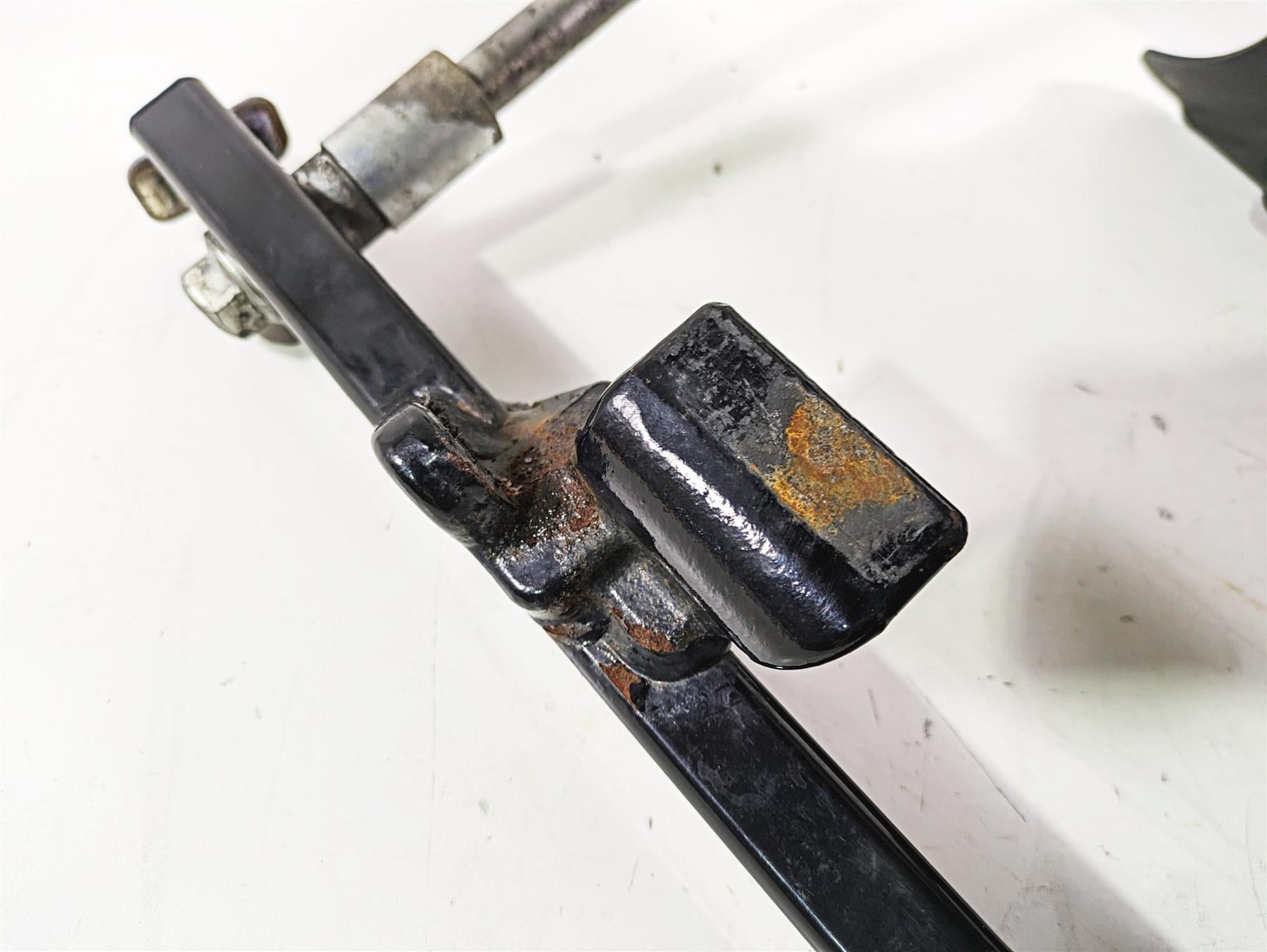 2003 Harley Dyna FXDL Low Rider 100TH Rear Swingarm & Belt Guards 47820-00A {{ shop.shopifyCountryName }} - Mototech271