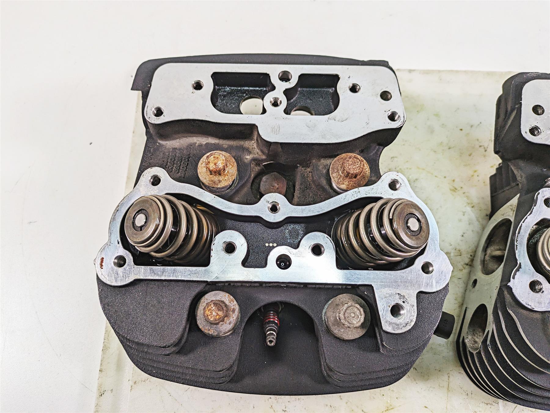 S&S Cycle Super Stock Twin Cam Cylinder Head Set 90-1050R-S F00404 {{ shop.shopifyCountryName }} - Mototech271