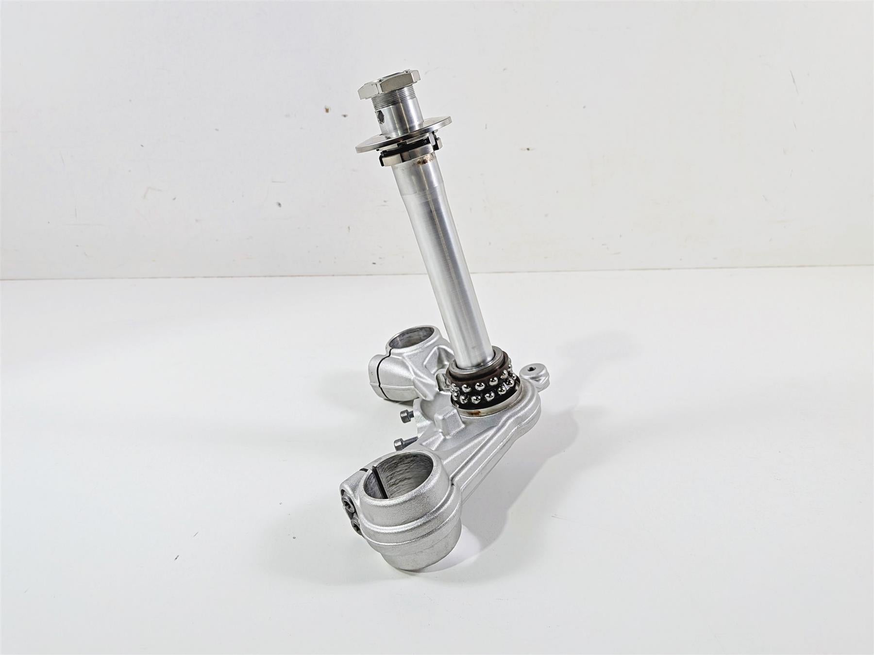 2023 BMW R nineT Scrambler K23 Lower Triple Tree Steering Clamp 31428560399 {{ shop.shopifyCountryName }} - Mototech271