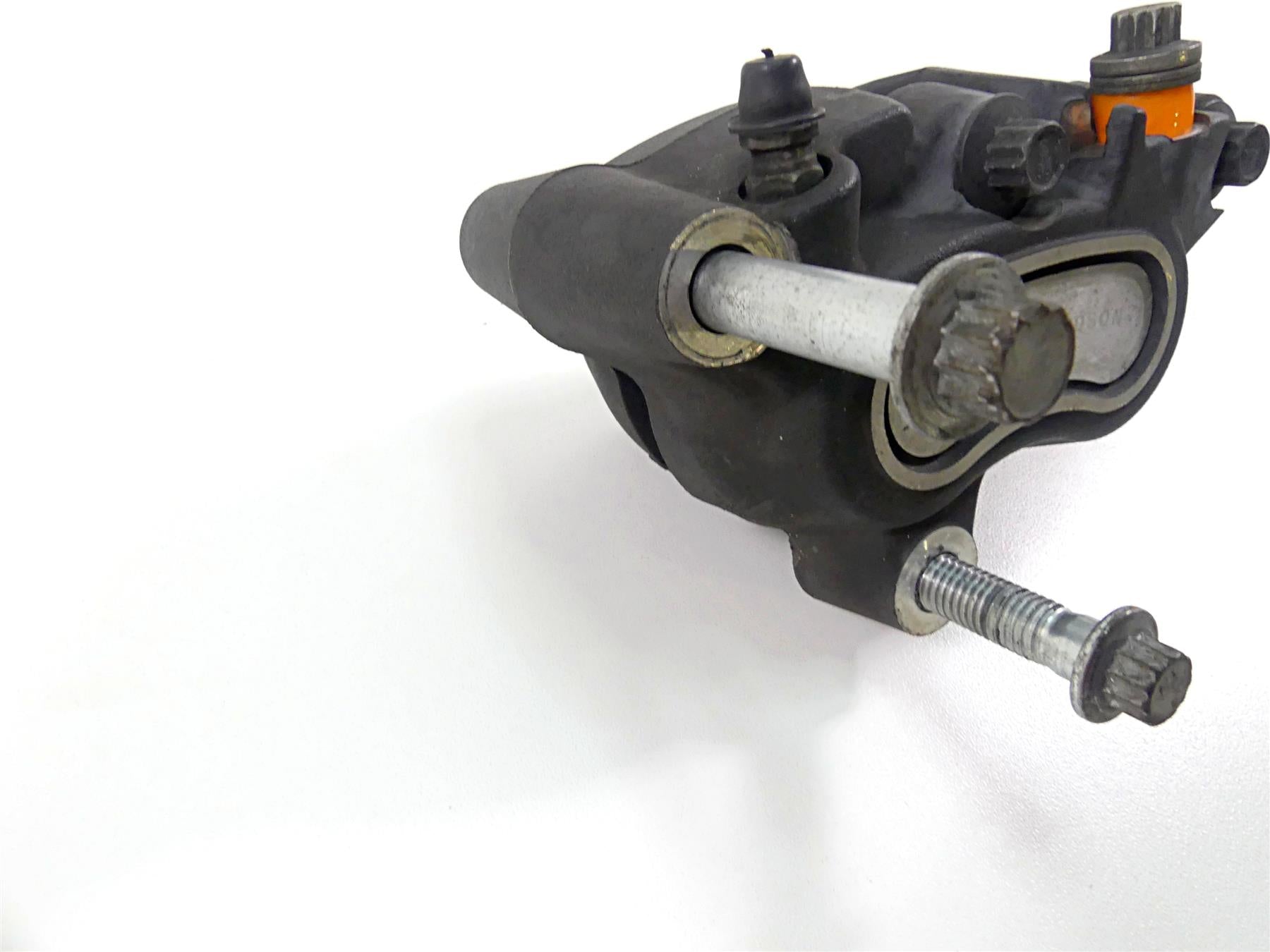 2017 Harley Dyna FXDB Street Bob Front Brake Caliper 41300001 {{ shop.shopifyCountryName }} - Mototech271