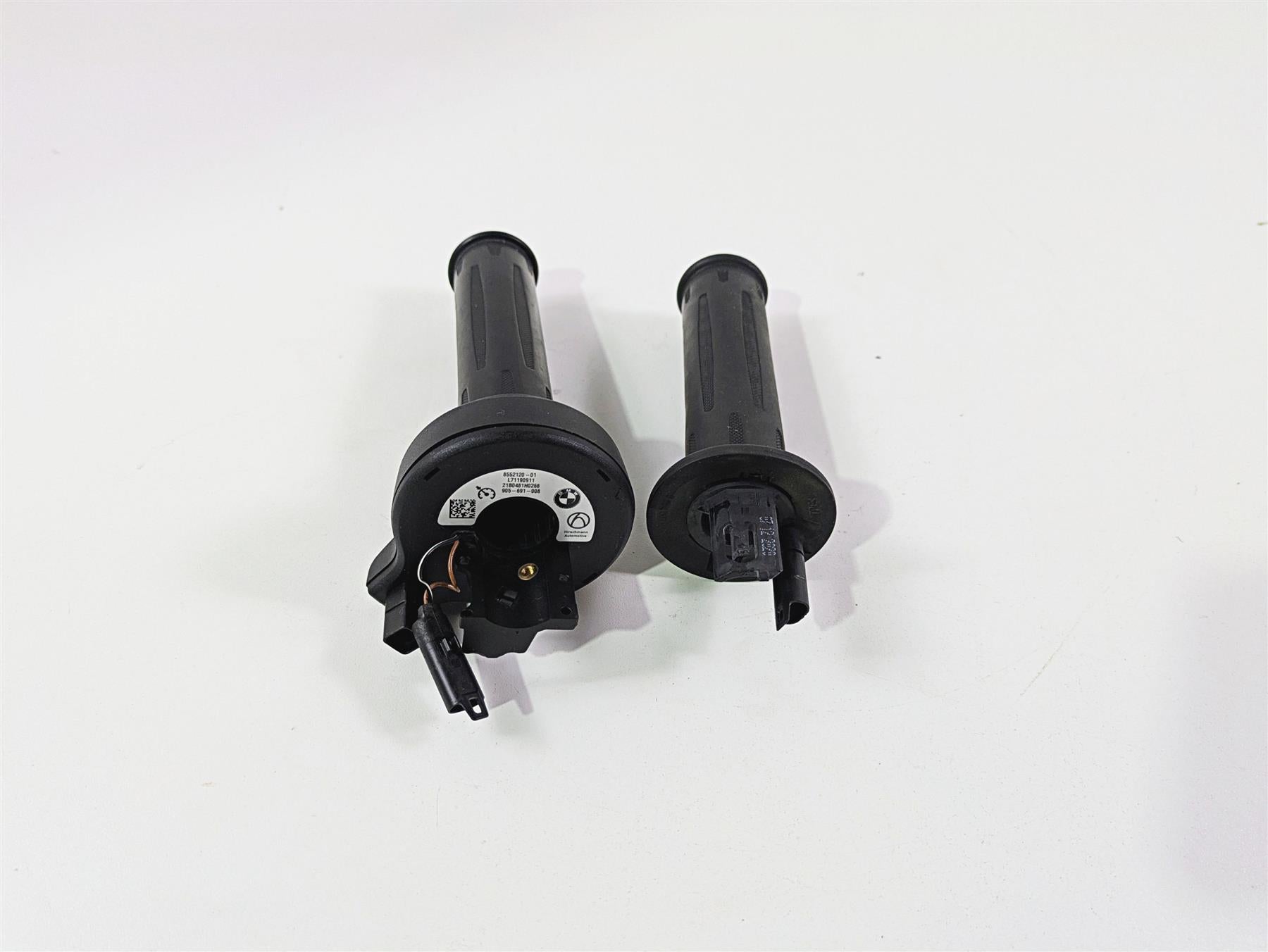 2022 BMW RnineT Pure K22 Heated Hand Grip Set - Read 61318552120 61318554007 {{ shop.shopifyCountryName }} - Mototech271