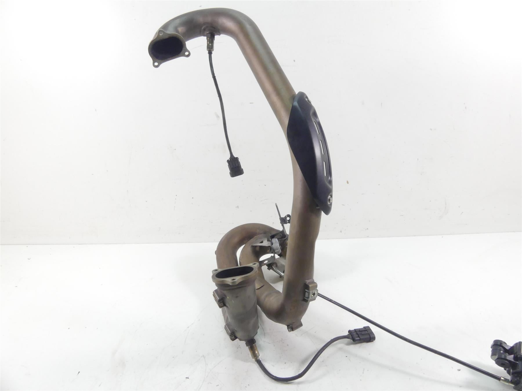 2018 Ducati Hypermotard 939 SP Oem Stock Exhaust Header & Servo Motor 570P3342B {{ shop.shopifyCountryName }} - Mototech271