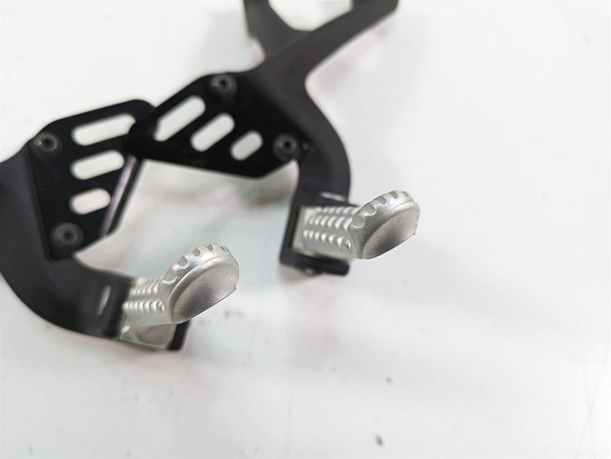 2020 Aprilia Tuono V4 Factory Passenger Footpeg Foot Peg Set 2B005866 2B005867 {{ shop.shopifyCountryName }} - Mototech271