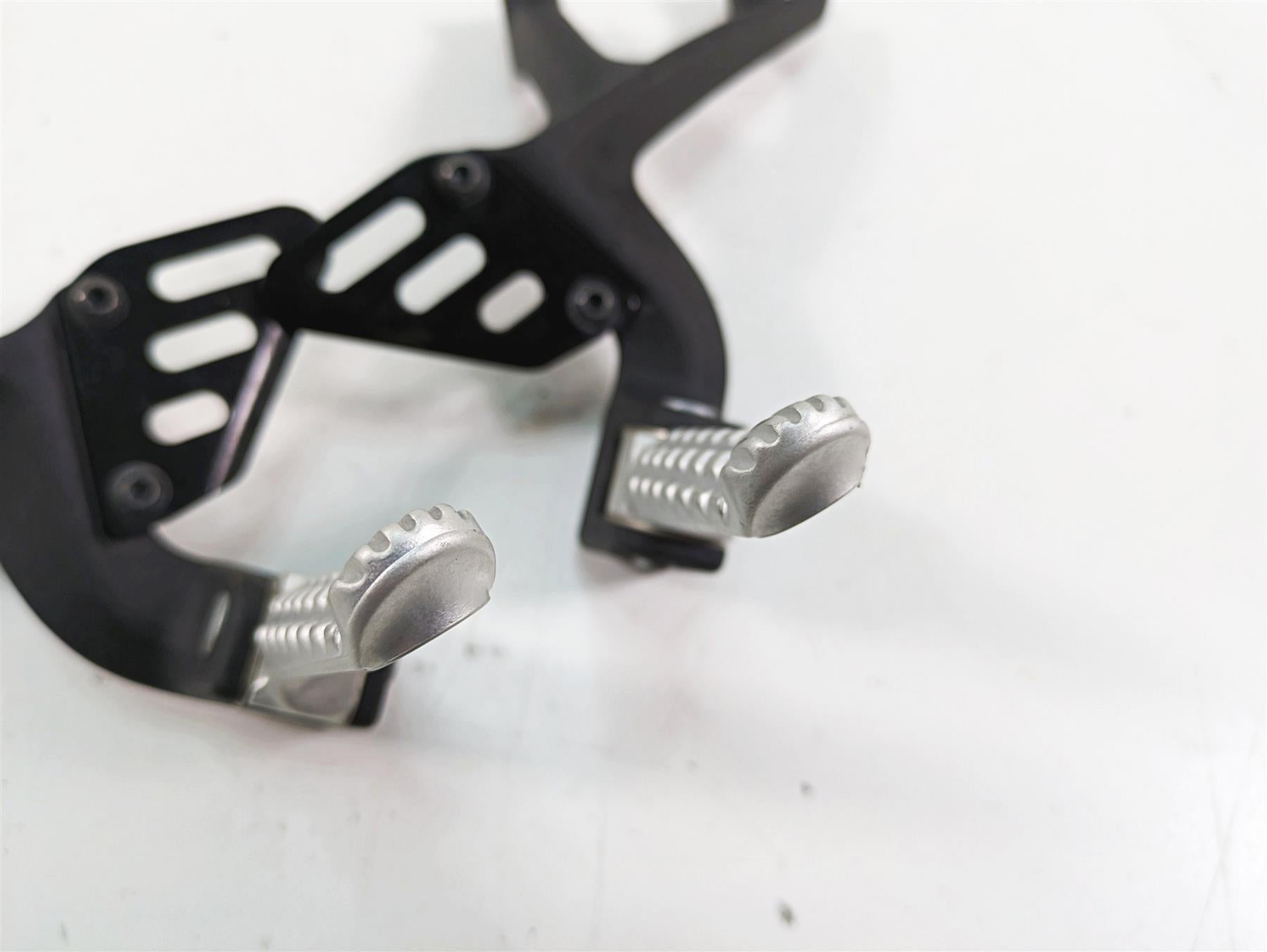 2020 Aprilia Tuono V4 Factory Passenger Footpeg Foot Peg Set 2B005866 2B005867 {{ shop.shopifyCountryName }} - Mototech271